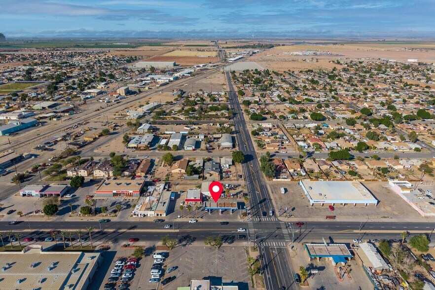 More Photos Of 977 Main St, Brawley General Retail For Sale