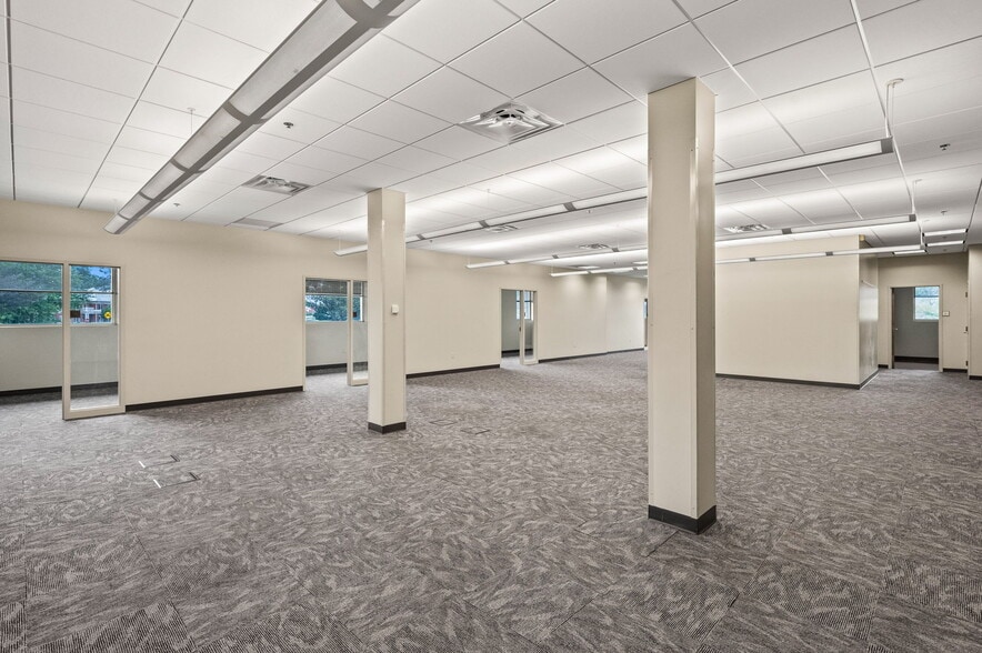 More Photos Of 1601 Ups Dr, Louisville Office For Sale
