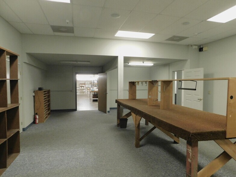 More Photos Of 4125 Market St, Ventura Light Manufacturing For Sale