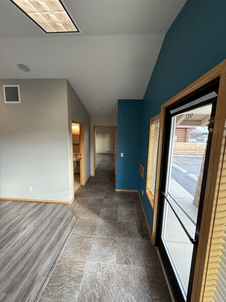 More Photos Of 917 SW Highland Ave, Redmond Office For Lease
