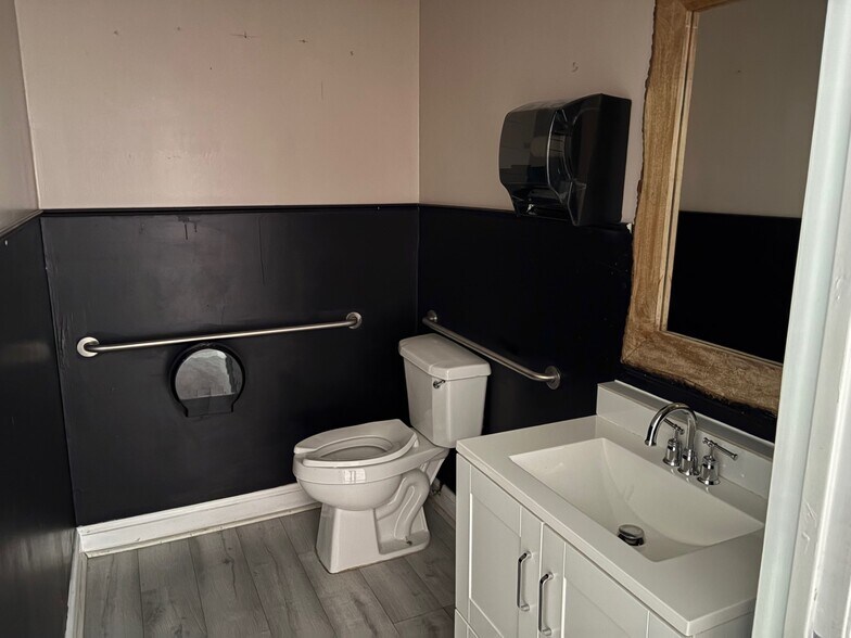 More Photos Of 20310-20346 NW 2nd Ave, Miami Storefront For Lease