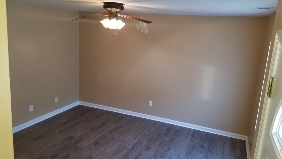 More Photos Of 156 Delmar Ln, Newport News Apartments For Sale