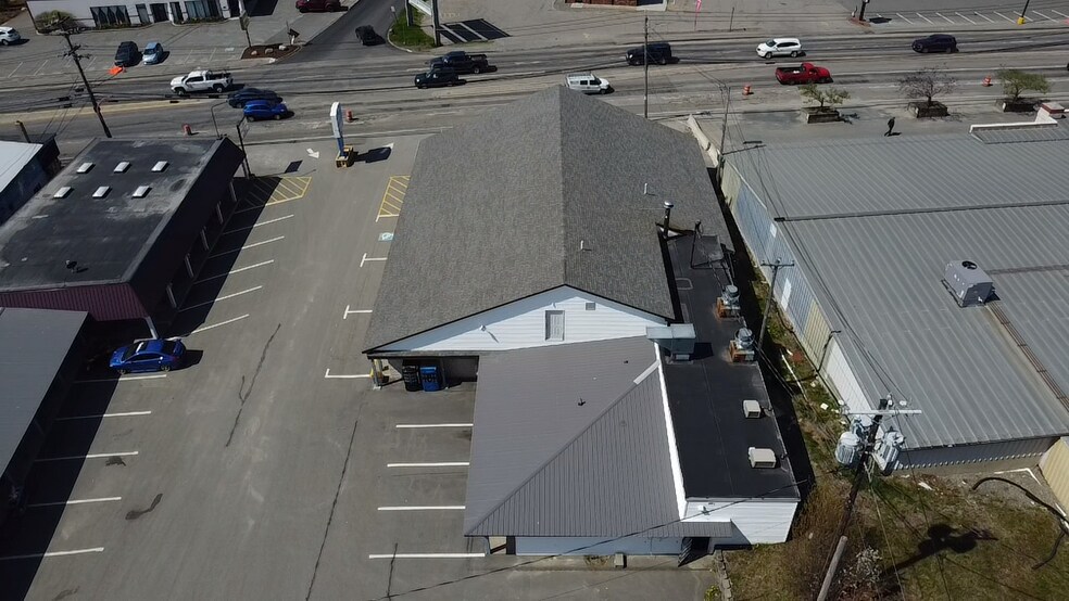 More Photos Of 186 High St, Ellsworth Restaurant For Lease