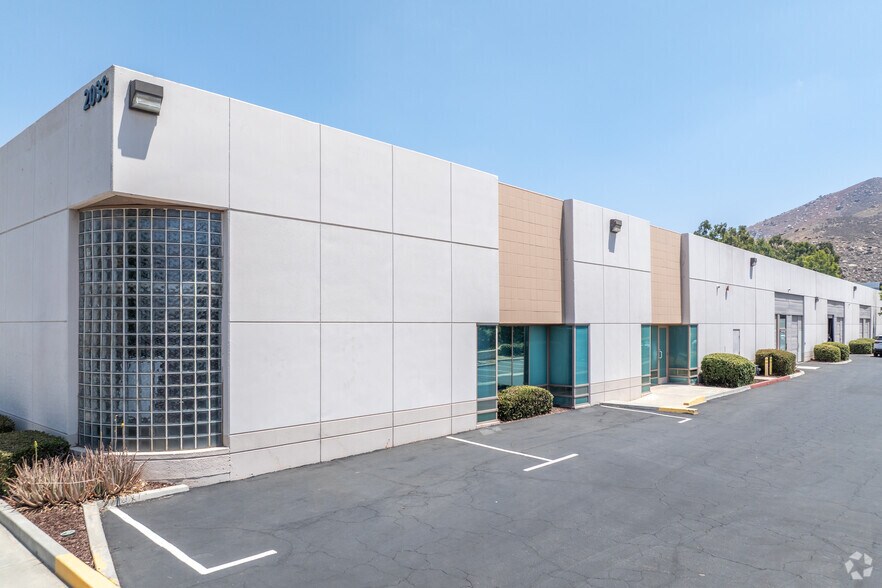 More Photos Of 2038 Iowa Ave, Riverside Office For Lease
