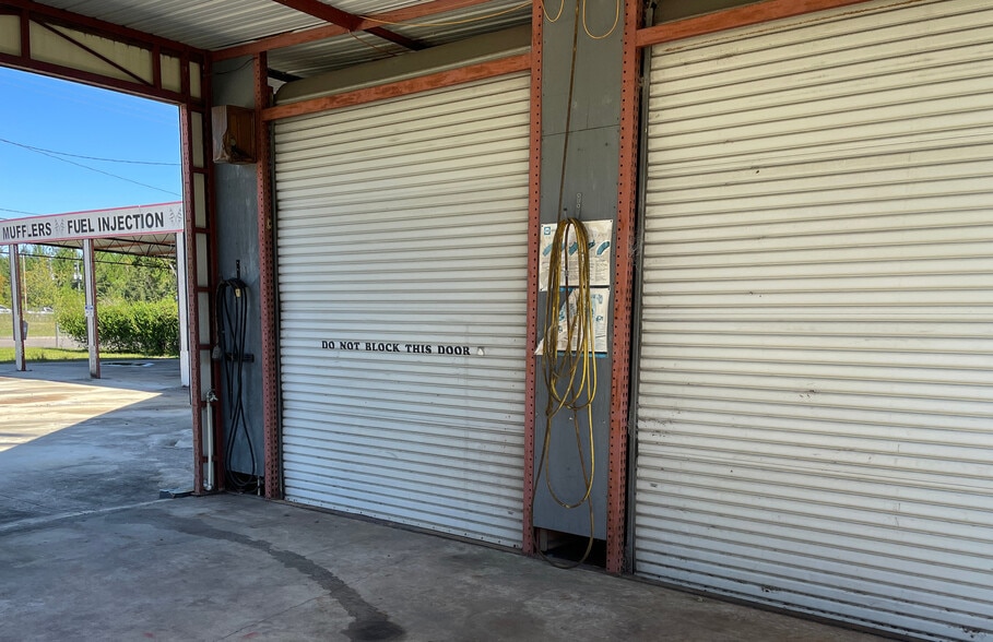 More Photos Of 6974 Mount Vernon St, Glen Saint Mary Auto Repair For Sale