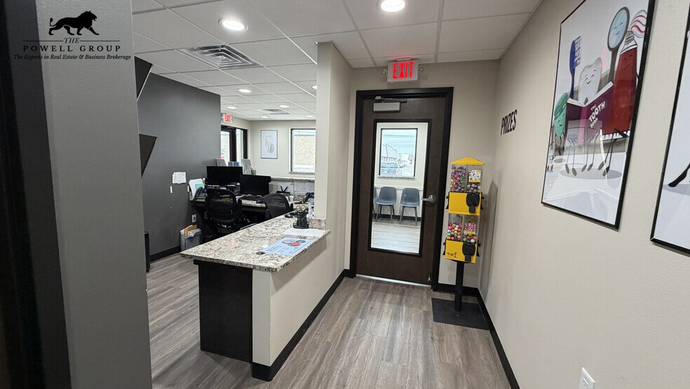 More Photos Of 2615 W 24th St, Plainview Medical For Sale