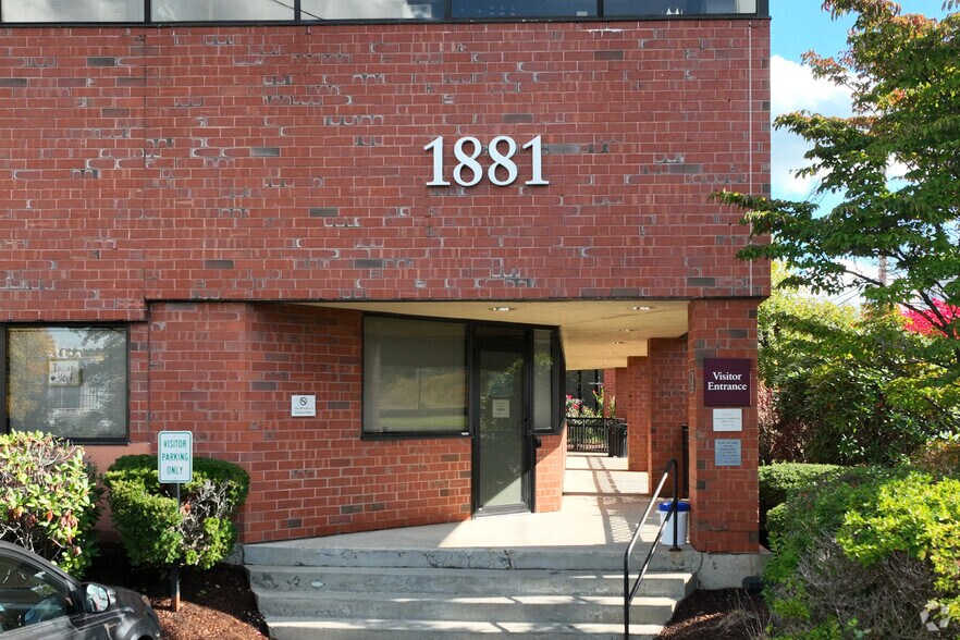 More Photos Of 1881 Worcester Rd, Framingham Office For Sale