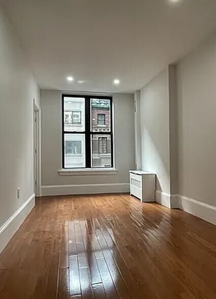 More Photos Of 43-45 W 55th St, New York Apartments For Sale