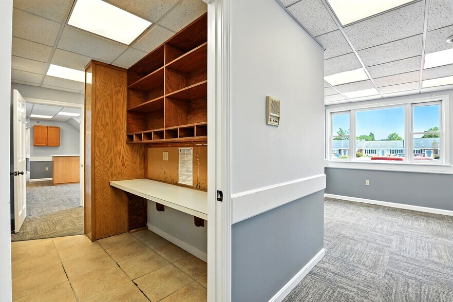 More Photos Of 40 S River Rd, Bedford Medical For Sale