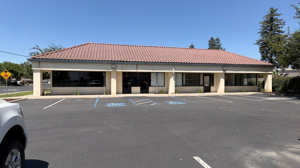 More Photos Of 1142 Rose Ave, Selma Medical For Lease