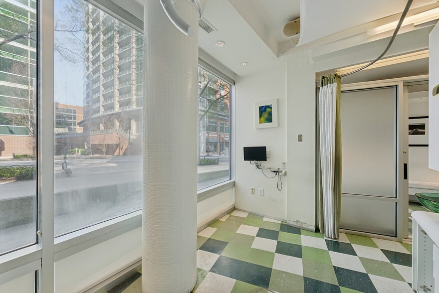 More Photos Of 845 Spring St NW, Atlanta Apartments For Sale