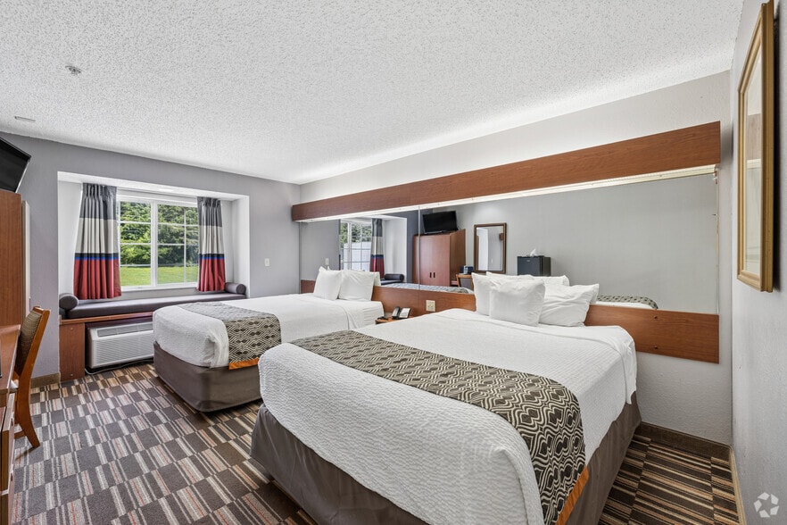 More Photos Of 674 Casino Trl, Cherokee Hotel For Sale