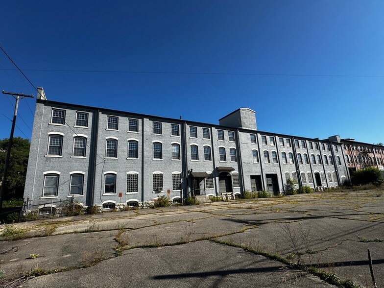 More Photos Of 100 S Clinton St, Dayton Distribution For Sale