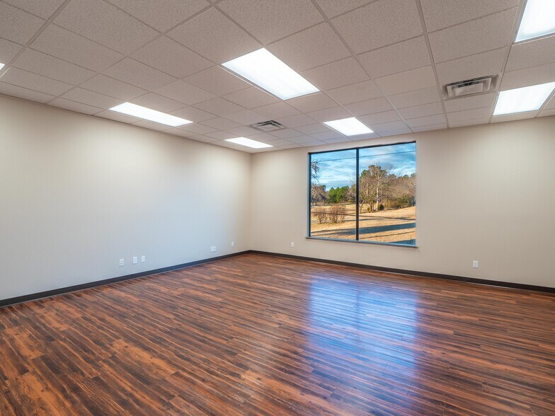 More Photos Of 721 S George Nigh Expy, Mcalester Office For Sale