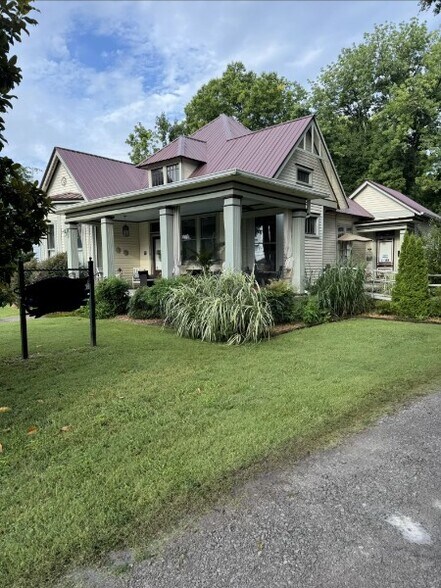 Primary Photo Of 118 S Greenwood St, Lebanon Office Residential For Sale