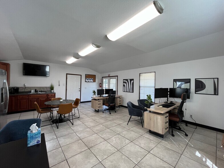 More Photos Of 4515 Smith Rd, Von Ormy Truck Terminal For Lease