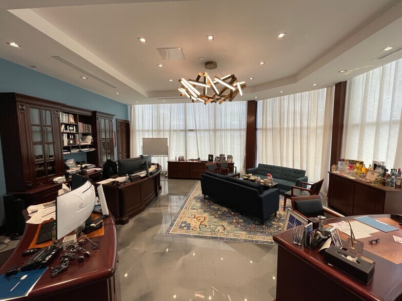 More Photos Of 251-73 Jericho Tpke, Bellerose Office For Sale