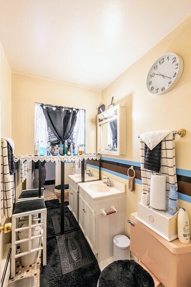 More Photos Of 1617 N 35th Ave, Melrose Park Apartments For Sale