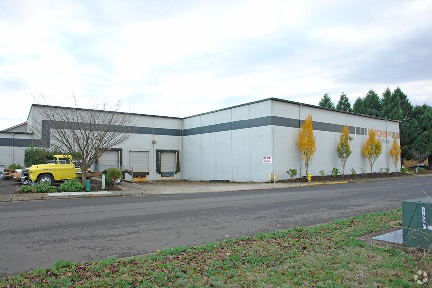 More Photos Of 120-220 Palmer Ave, Cottage Grove Warehouse For Sale