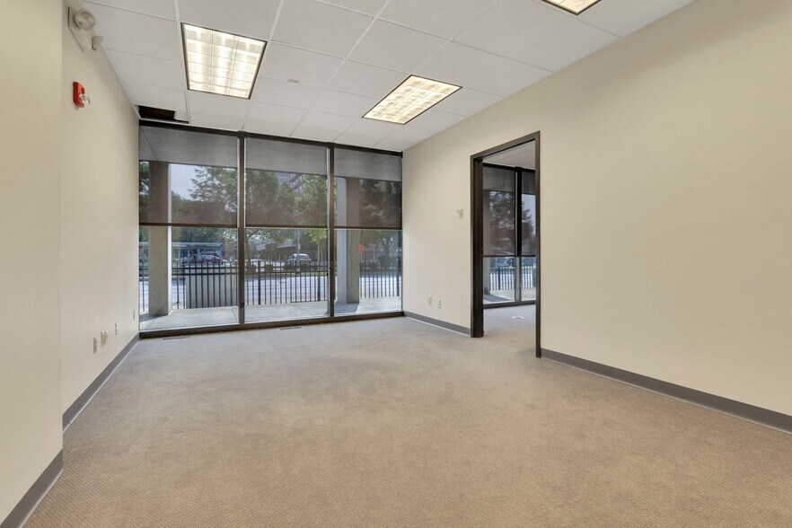 More Photos Of 141 E Town St, Columbus Office Residential For Lease
