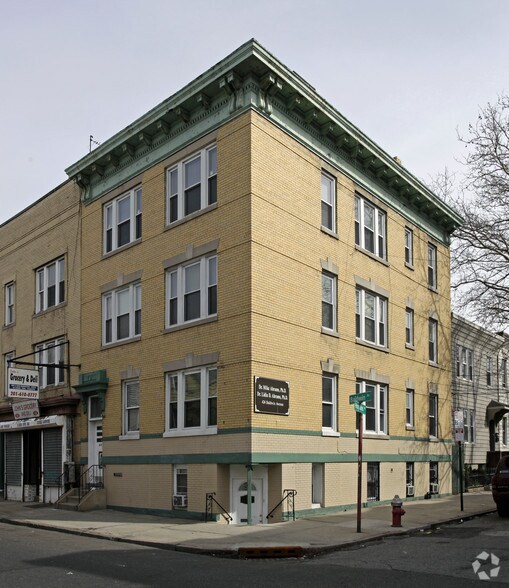Primary Photo Of 424 Baldwin Ave, Jersey City Office Residential For Lease