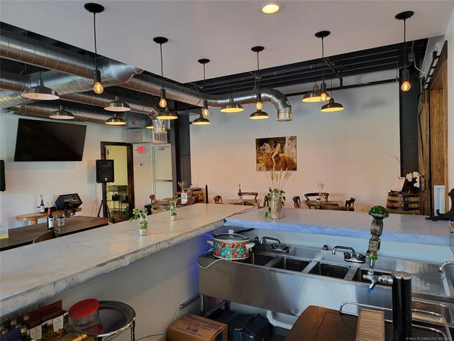 More Photos Of 1147 S Lewis Ave, Tulsa Freestanding For Sale