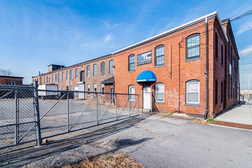 More Photos Of 248 Pine St, Pawtucket Warehouse For Sale