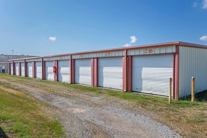 More Photos Of 191 Bernham Dr, Cleveland Self Storage For Sale