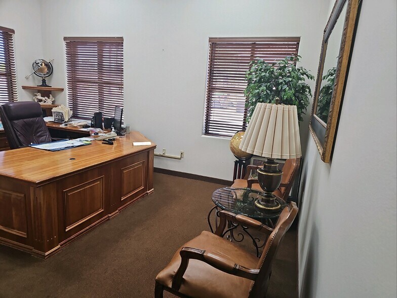 More Photos Of 3658 N Rancho Dr, Las Vegas Medical For Lease