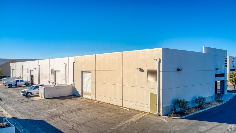 More Photos Of 1997 Whitney Mesa Dr, Henderson Warehouse For Sale
