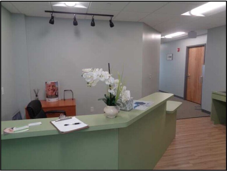 More Photos Of 1215 Manor Dr, Mechanicsburg Medical For Lease