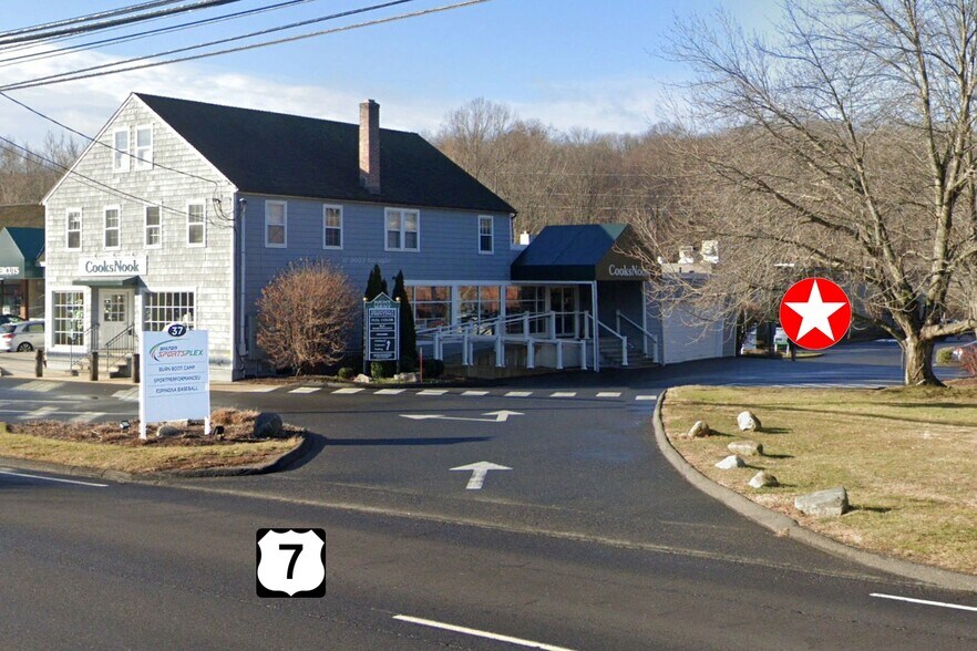 More Photos Of 37 Danbury Rd, Wilton Showroom For Lease