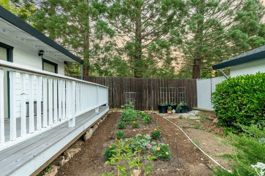 More Photos Of 816 W Main St, Grass Valley Hotel For Sale