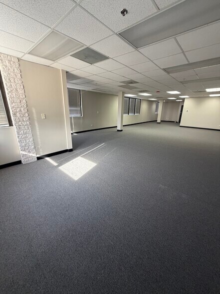 More Photos Of 519 N Cass Ave, Westmont Medical For Lease