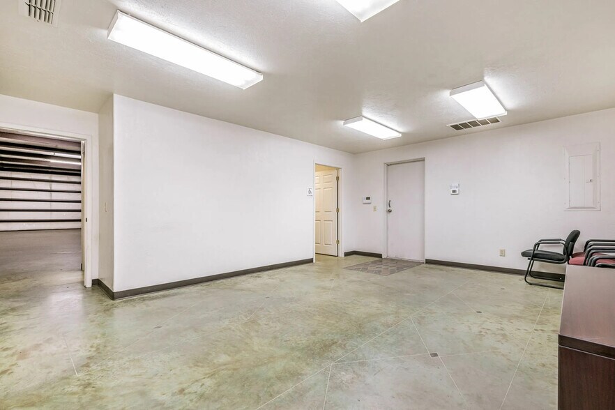 More Photos Of 5980 Arden Rd, Amarillo Warehouse For Lease
