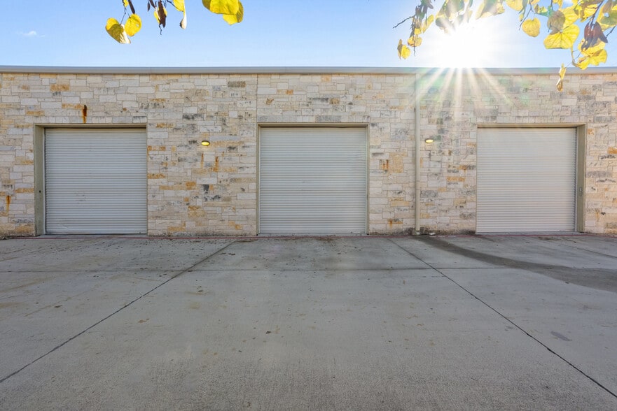 More Photos Of 2000 Windy Ter, Cedar Park Warehouse For Sale