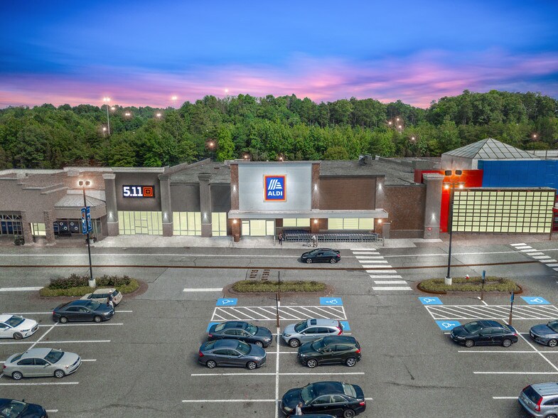 More Photos Of 13033 Fair Lakes Shopping Ctr, Fairfax General Retail For Sale