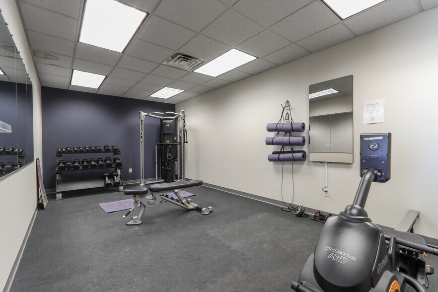 More Photos Of 1740 Park Ave, Plover Storefront Retail Office For Sale