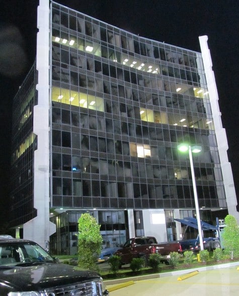 More Photos Of 10001 Lake Forest Blvd, New Orleans Office For Lease