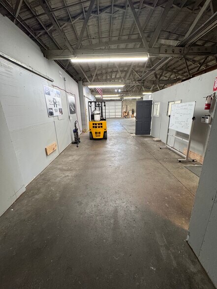 More Photos Of 2702 A St, Tacoma Warehouse For Lease
