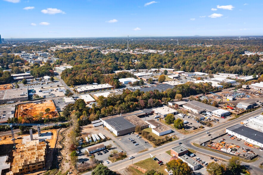 More Photos Of 231 Atando Ave, Charlotte Warehouse For Lease