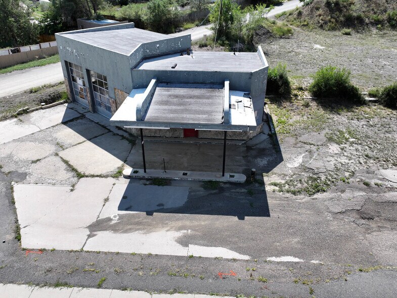 More Photos Of 200 Canyon Dr, Raton Flex For Sale