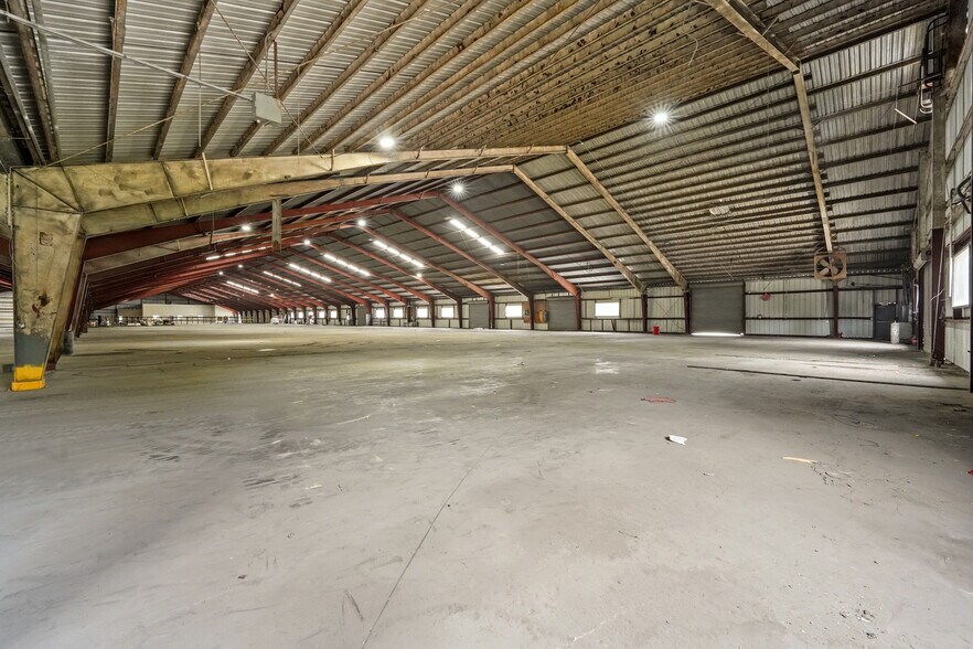 More Photos Of 14029 Almeda Rd, Houston Warehouse For Lease