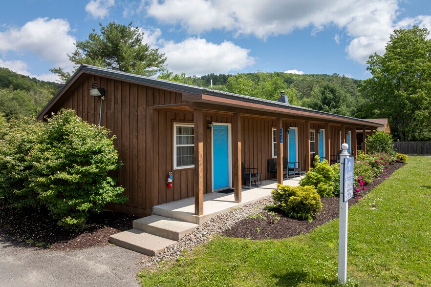 More Photos Of 1471 Denning Rd, Claryville Restaurant For Sale