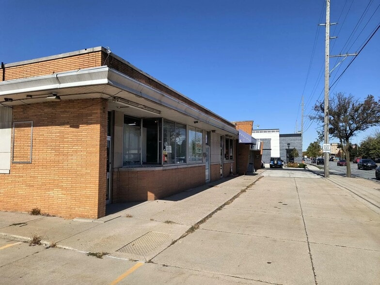More Photos Of 8146 Calumet Ave, Munster Office For Lease