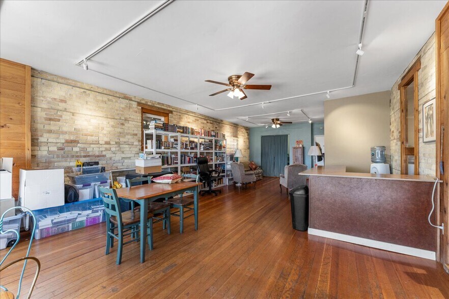 More Photos Of 517 Milwaukee St, Kewaunee General Retail For Sale