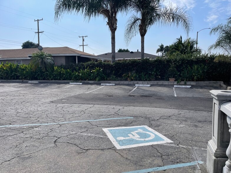 More Photos Of 13226 Rosecrans Ave, Norwalk Restaurant For Sale