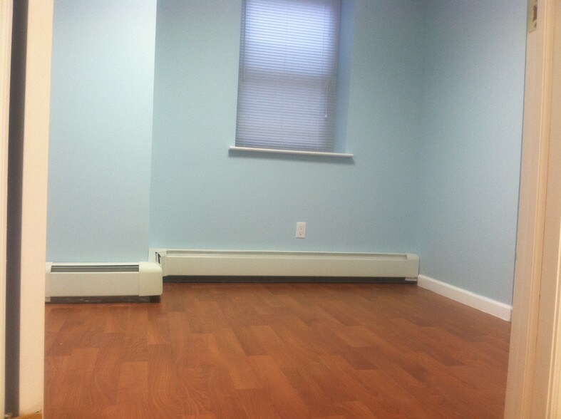 More Photos Of 1 Barstow Rd, Great Neck Apartments For Sale