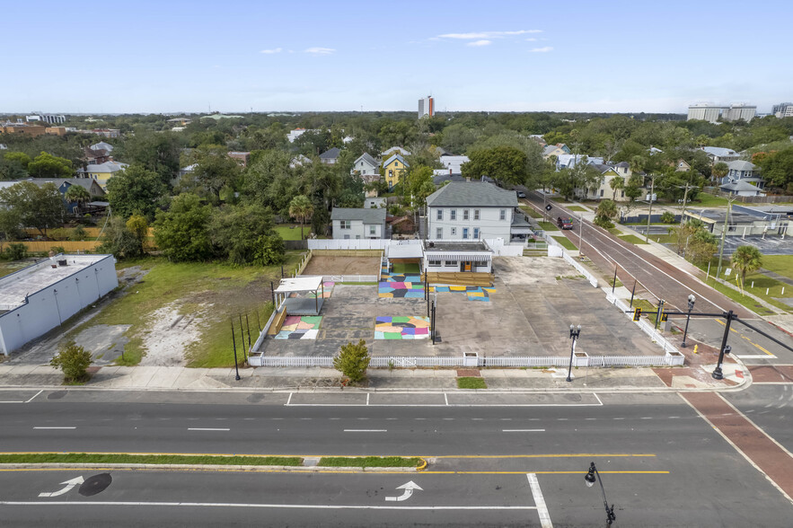 Primary Photo Of 1352 N Main St, Jacksonville Auto Dealership For Lease