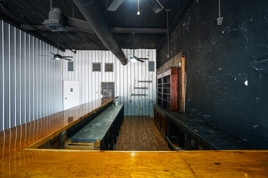 More Photos Of 75 N Waco St, Hillsboro General Retail For Lease